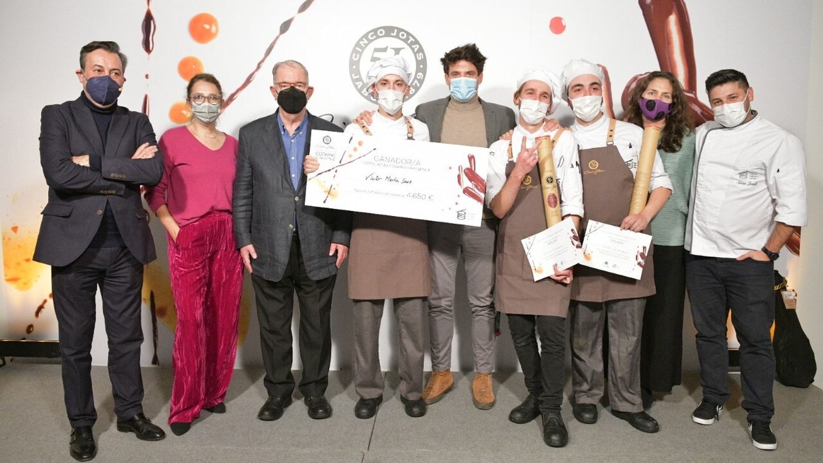 El jurado con los ganadores