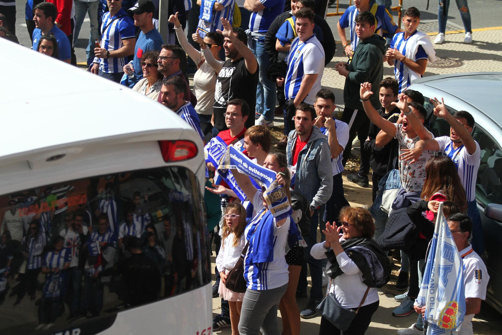 Ambientazo en las gradas del Recreativo de Huelva y el San Fernando