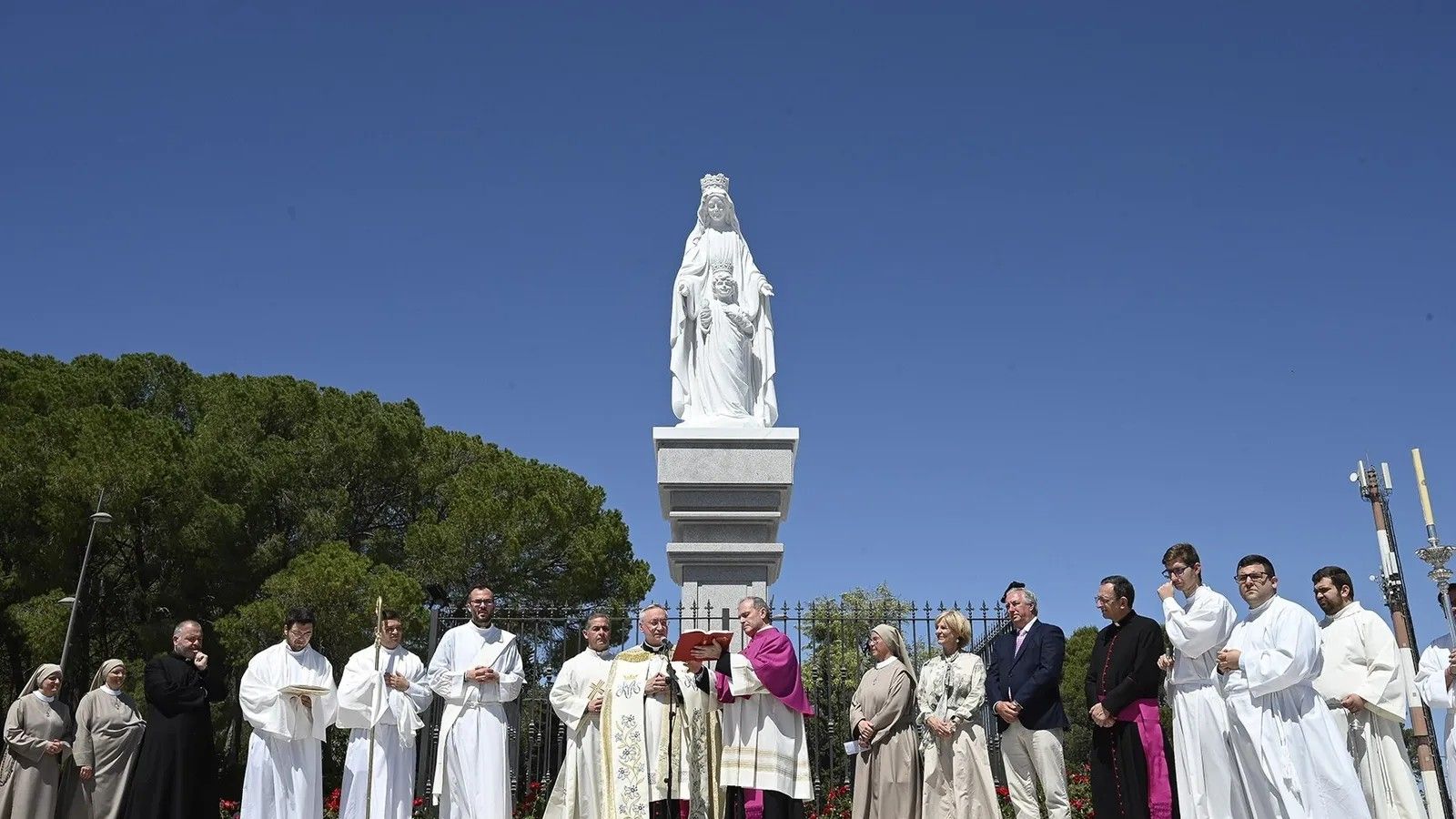 Inauguración del monumento de la Virgen del Sagrado Corazón.