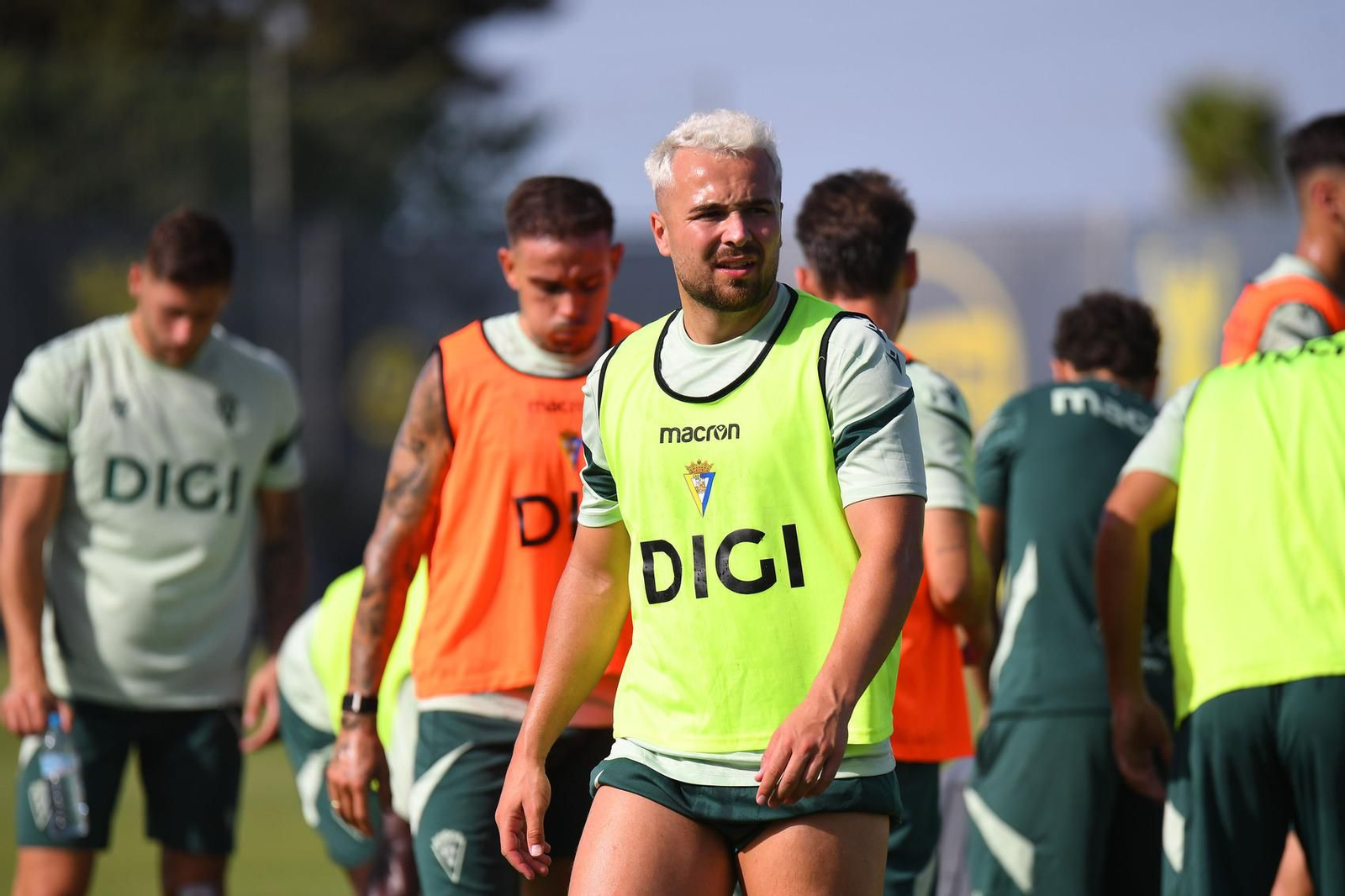 Ontiveros, en primer término en el entrenamiento de este lunes.