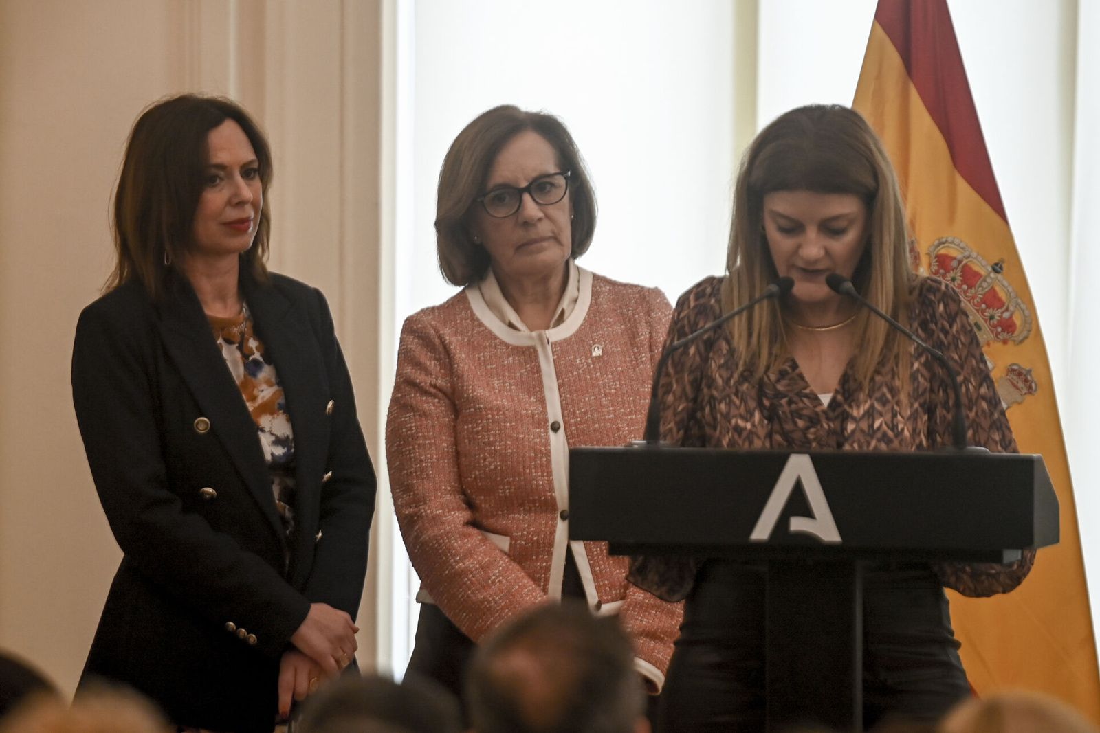 La Junta reconoce en Granada a las mujeres que "llevan muchos años abriéndose camino"