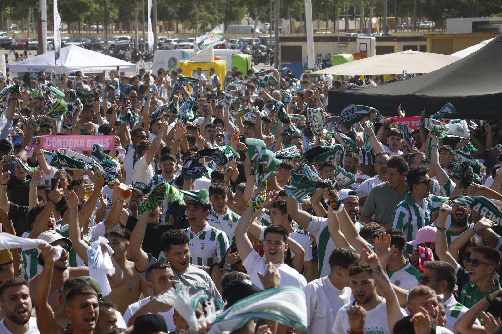 Las mejores fotos de la 'Fan Zone' del Córdoba CF antes del partido ante la Ponferradina