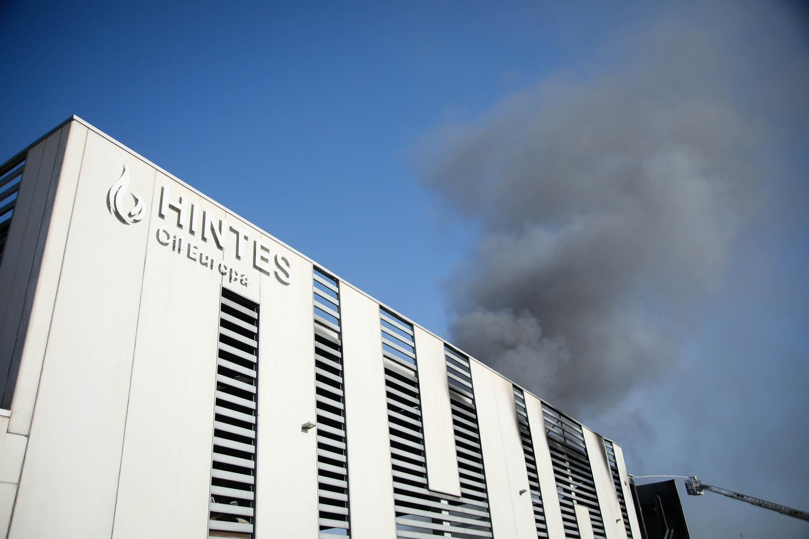 Nuevo incendio en la nave de Hintes Oil Europa en el PITA