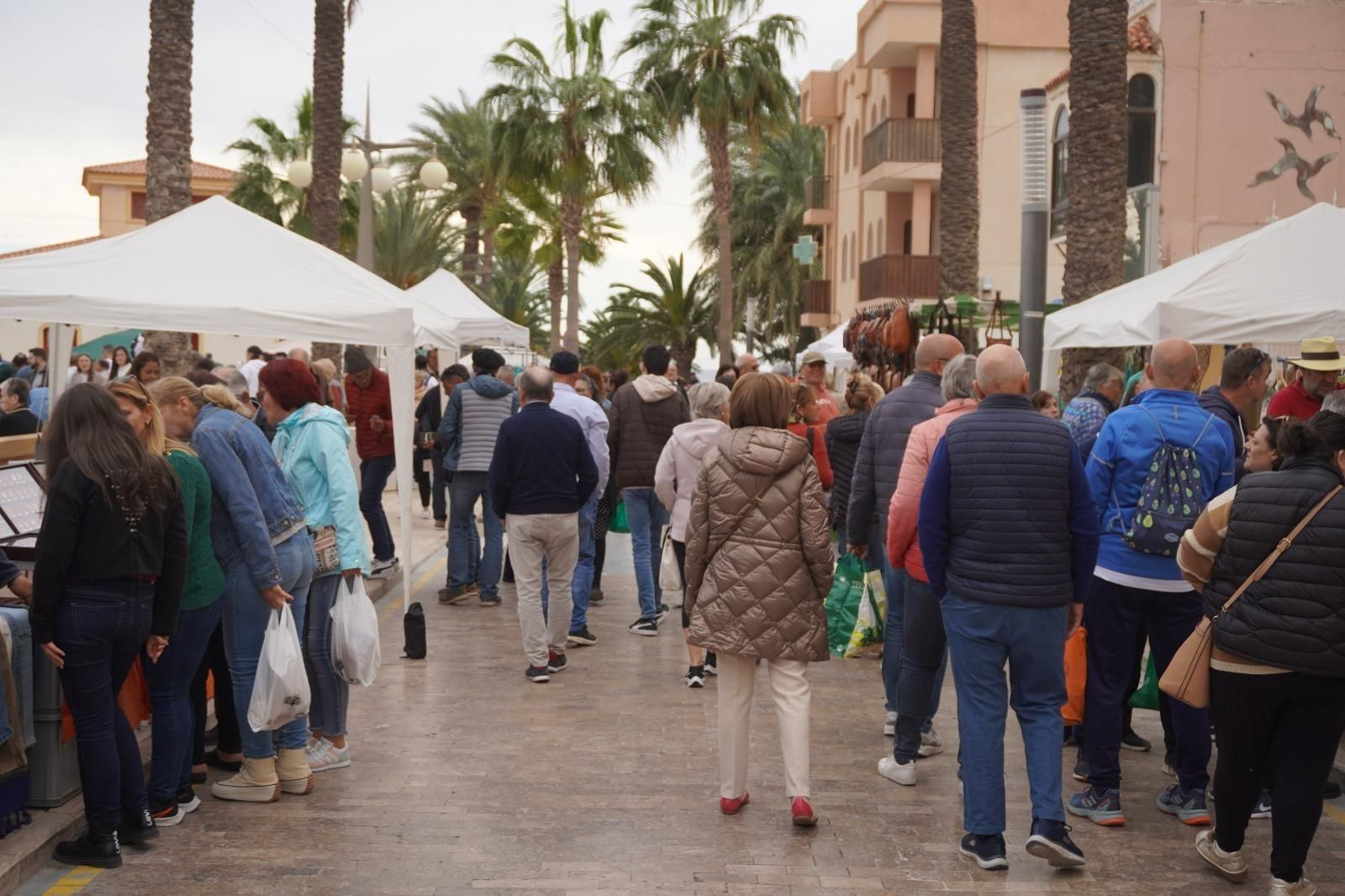 La primera cita ha tenido lugar en la Plaza del Castillo de San Andrés.
