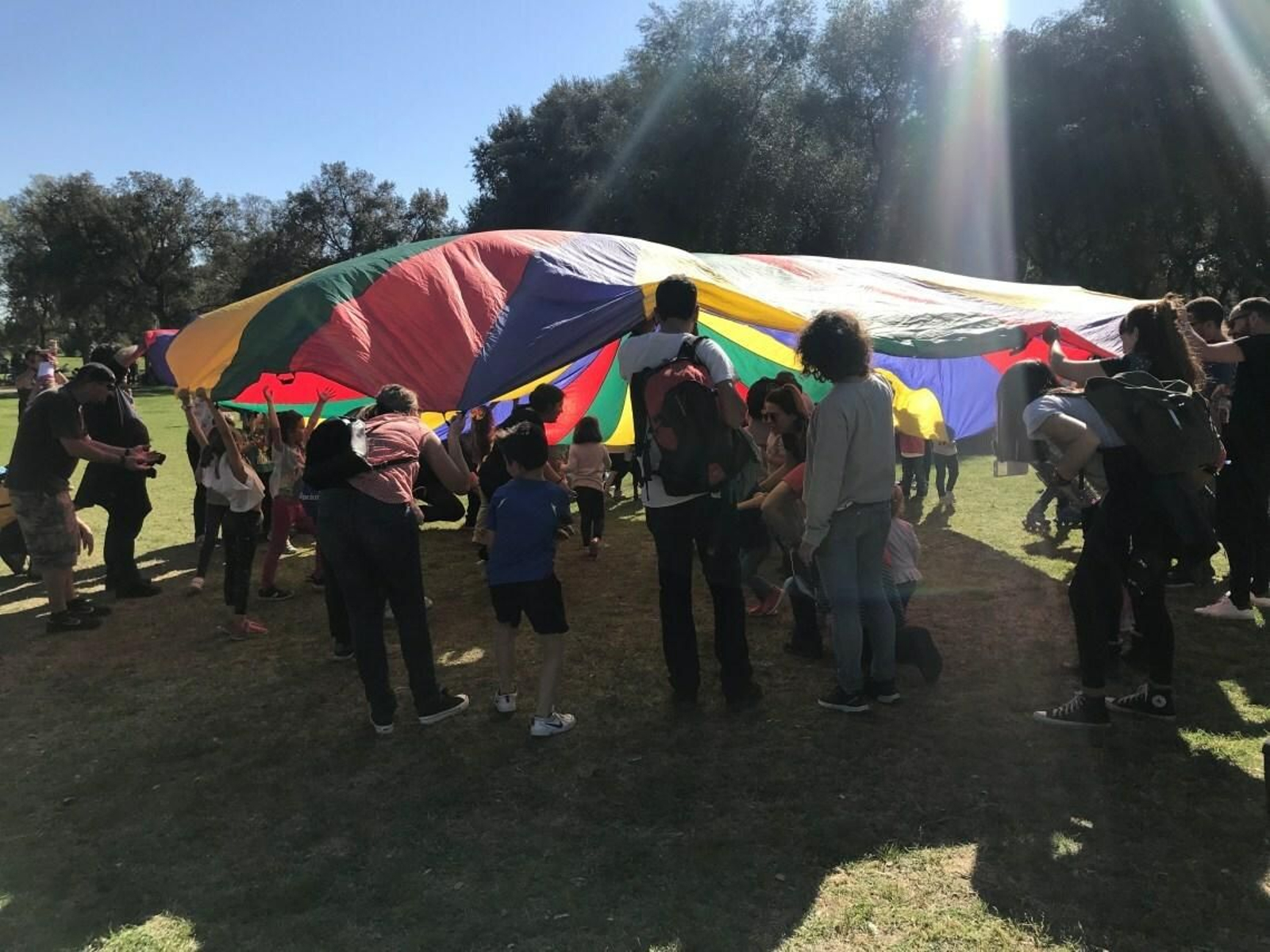 Actividad familiar en la Jornada de Crianza Respetuosa, en el Alamillo, la edición pasada.