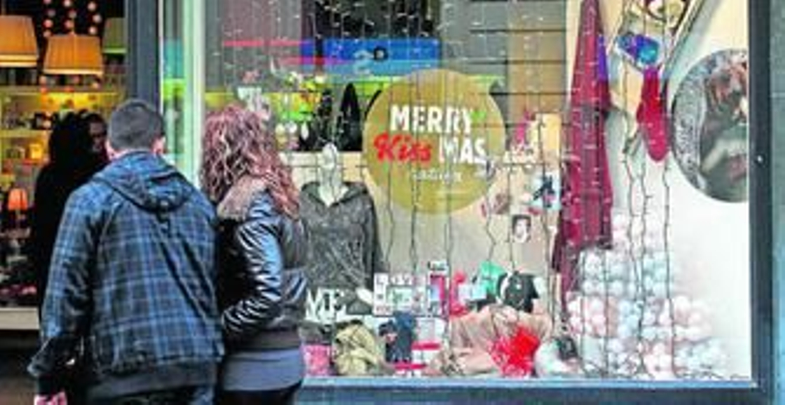 Aspecto de la calles comerciales de Sevilla en estas fechas.