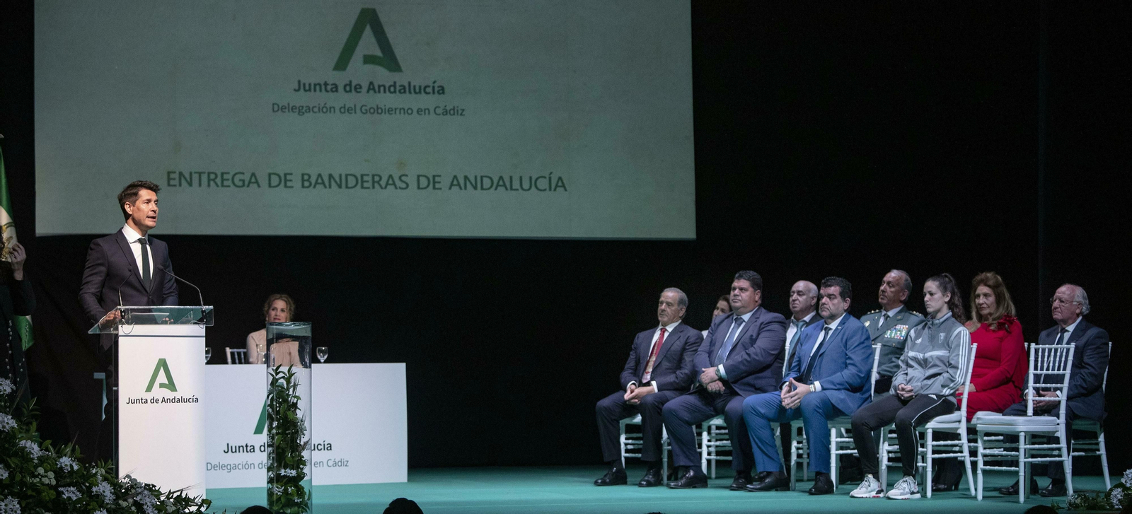Imágenes de la entrega de las Banderas de Andalucía en la provincia