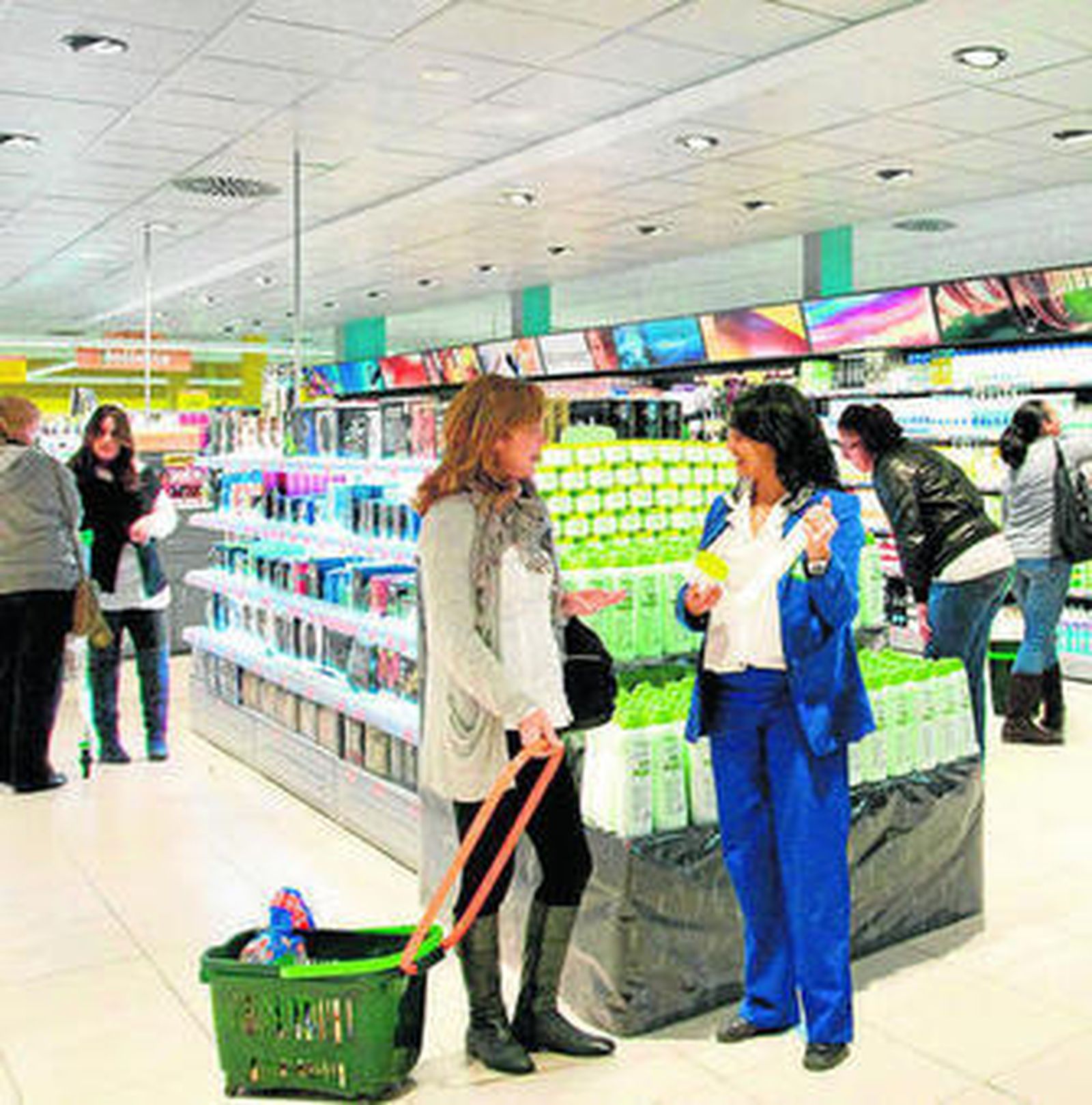 La firma abrió comercios en Níjar, Cuevas y Almería en 2011.