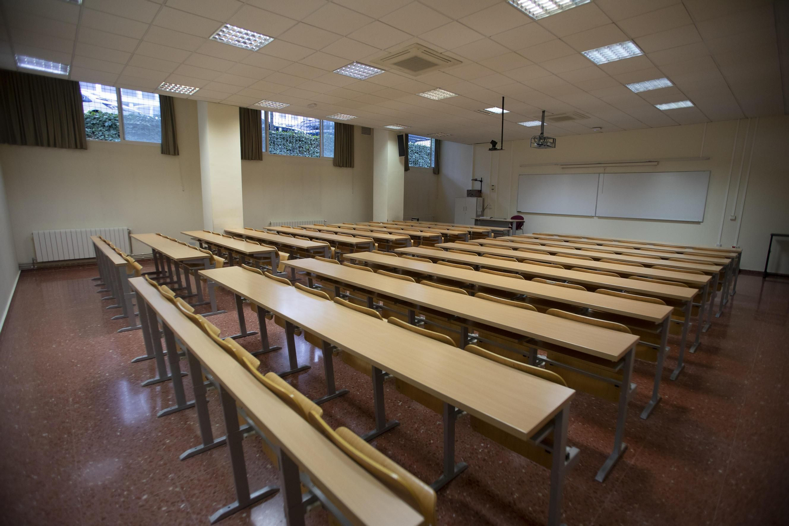 Se mantiene la suspensión de las clases presenciales en la Universidad de Granada.
