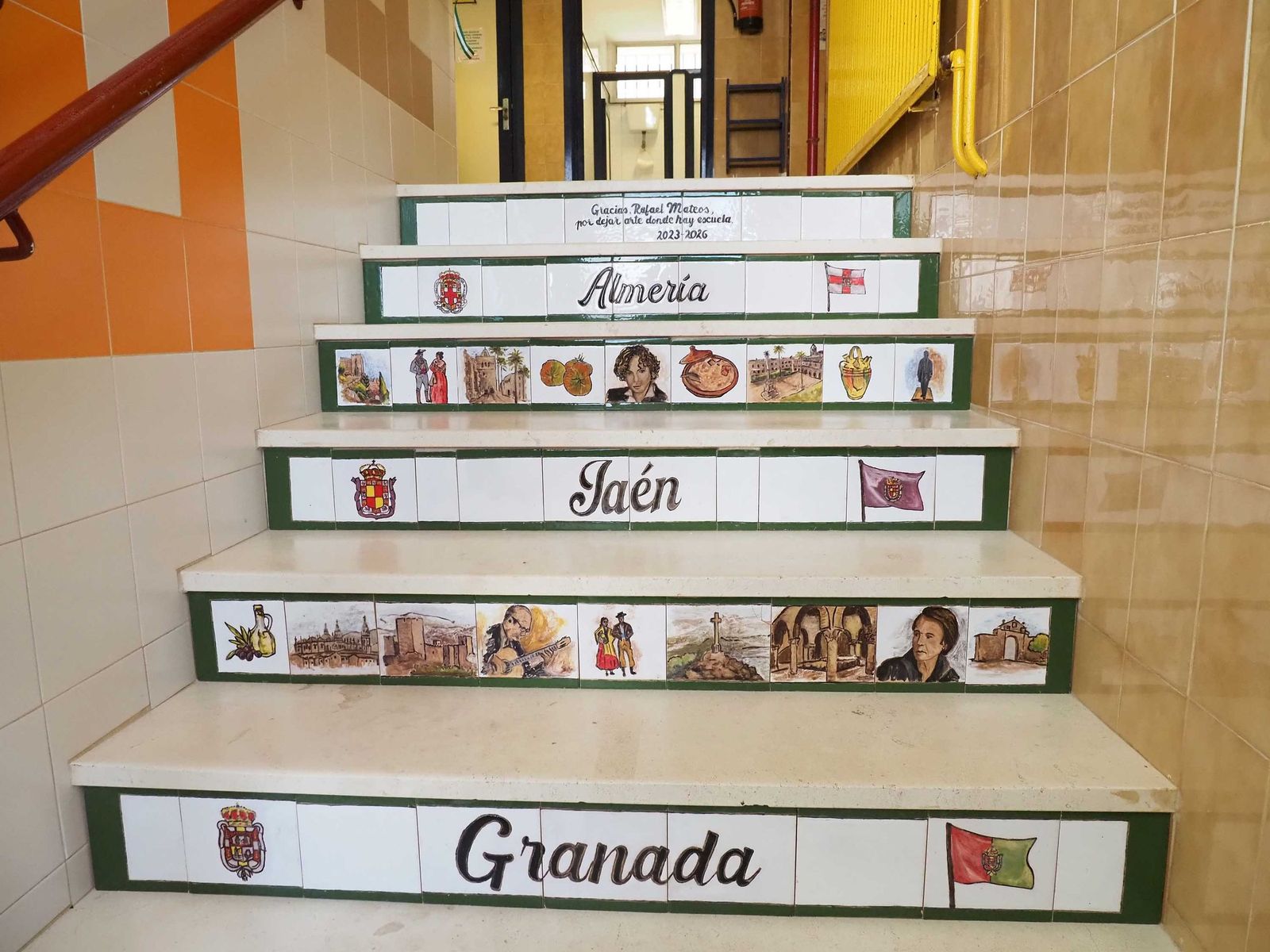 Otro de los tramos de la decorativa escalera
