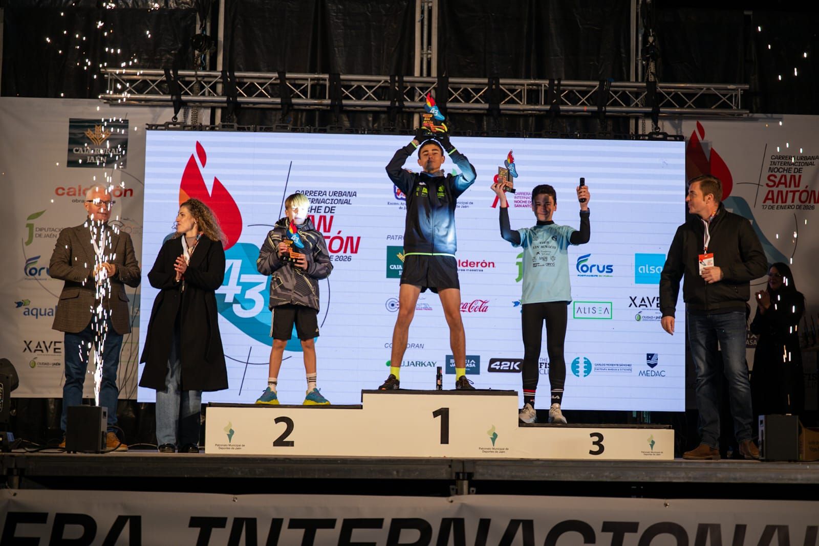 En imágenes: entrega de trofeos de todas las categorías de la Carrera de San Antón 2026