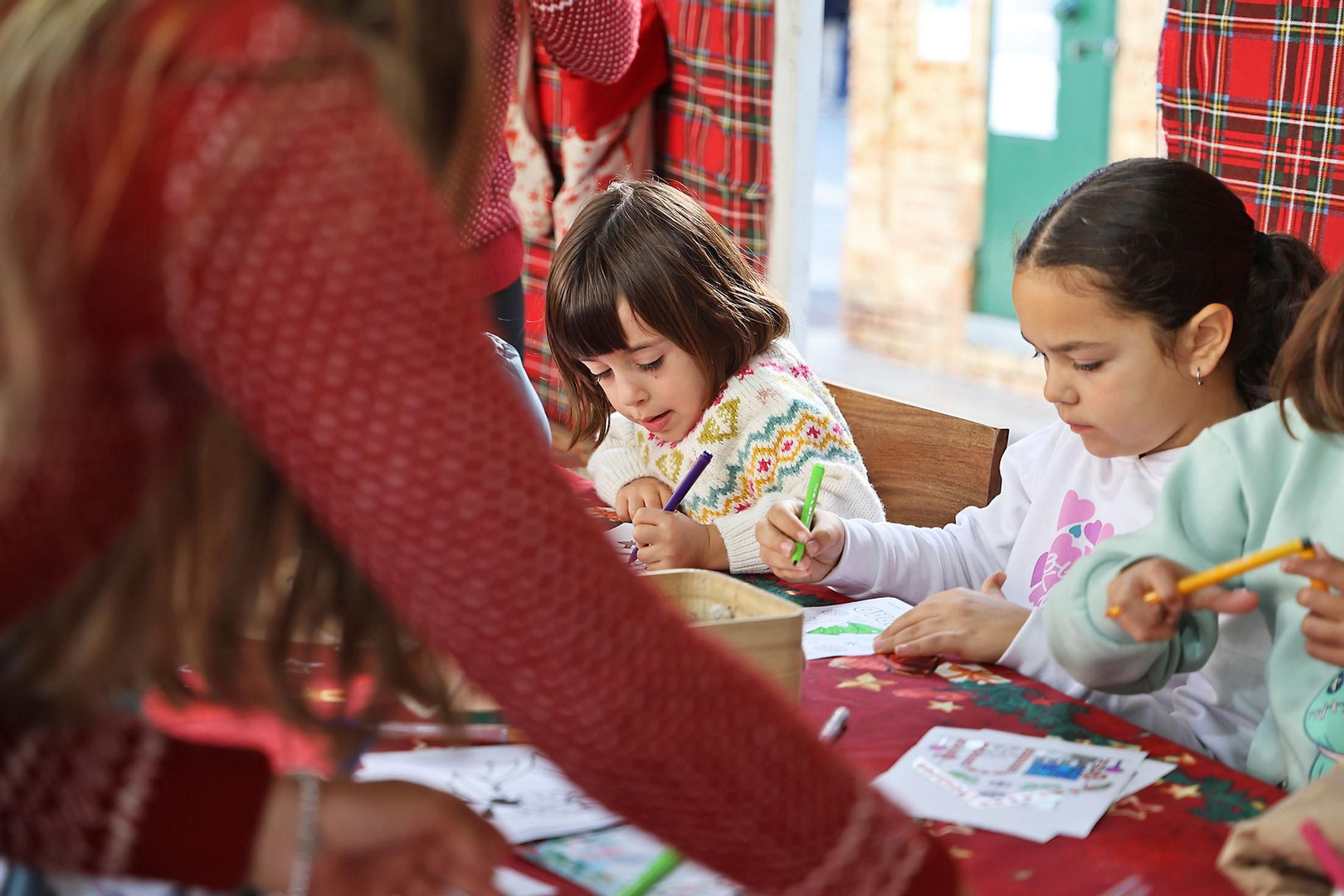 Imágenes del mercado navideño de la Plaza de Las Monjas