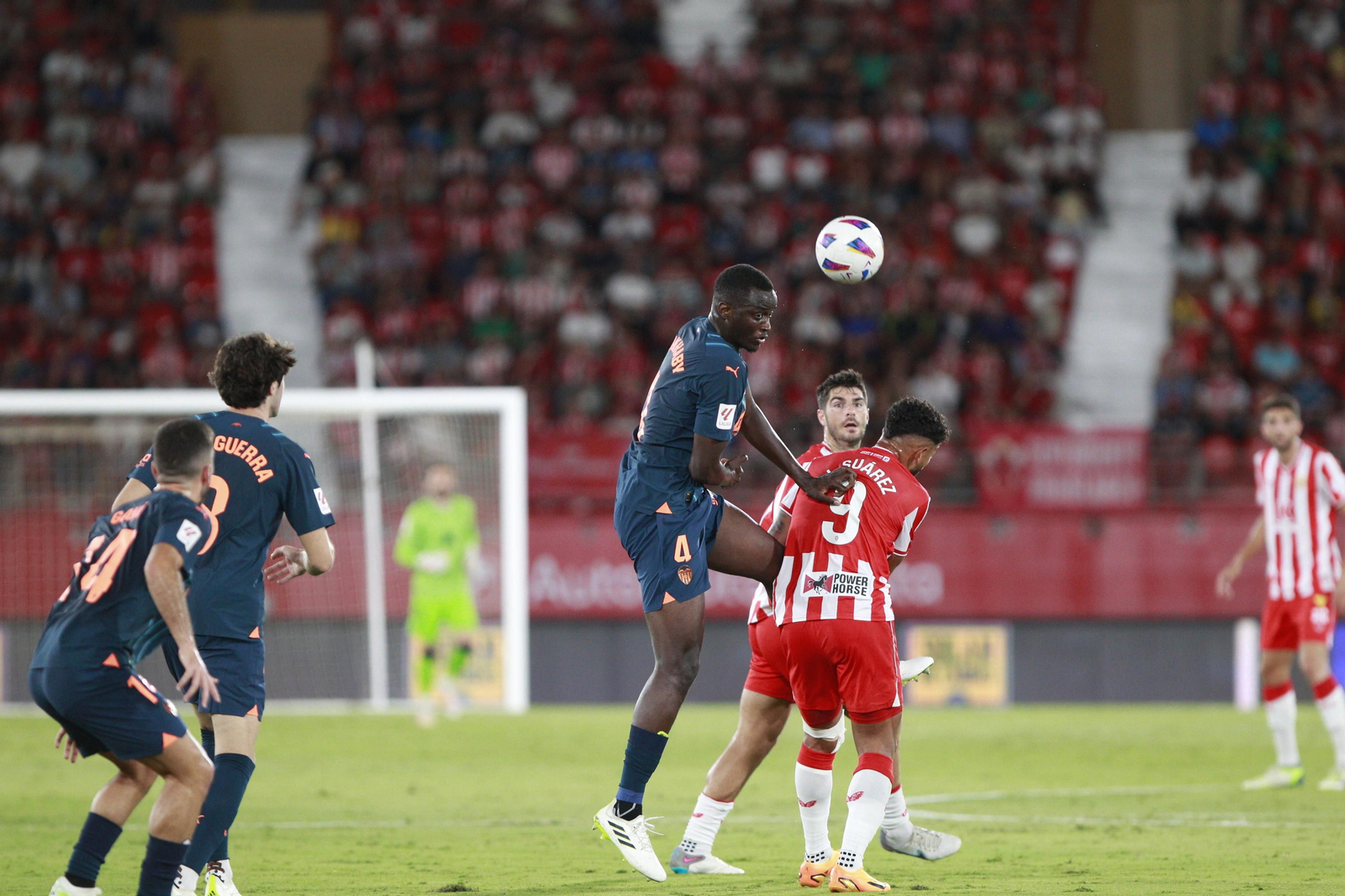 Imágenes del partido de La Liga Ea Sports U.D. Almería-Valencia C.F.