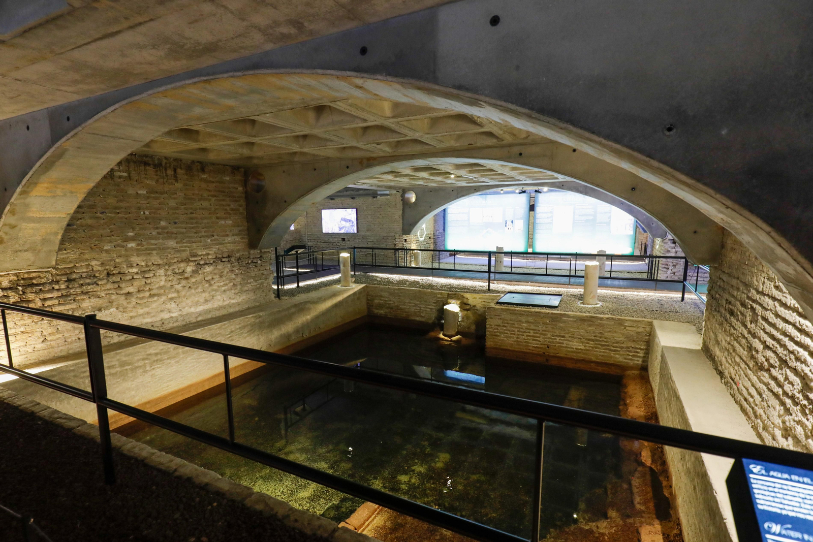 Presentación del proyecto expositivo "Huella de lo Sagrado" en la parroquia del Salvador