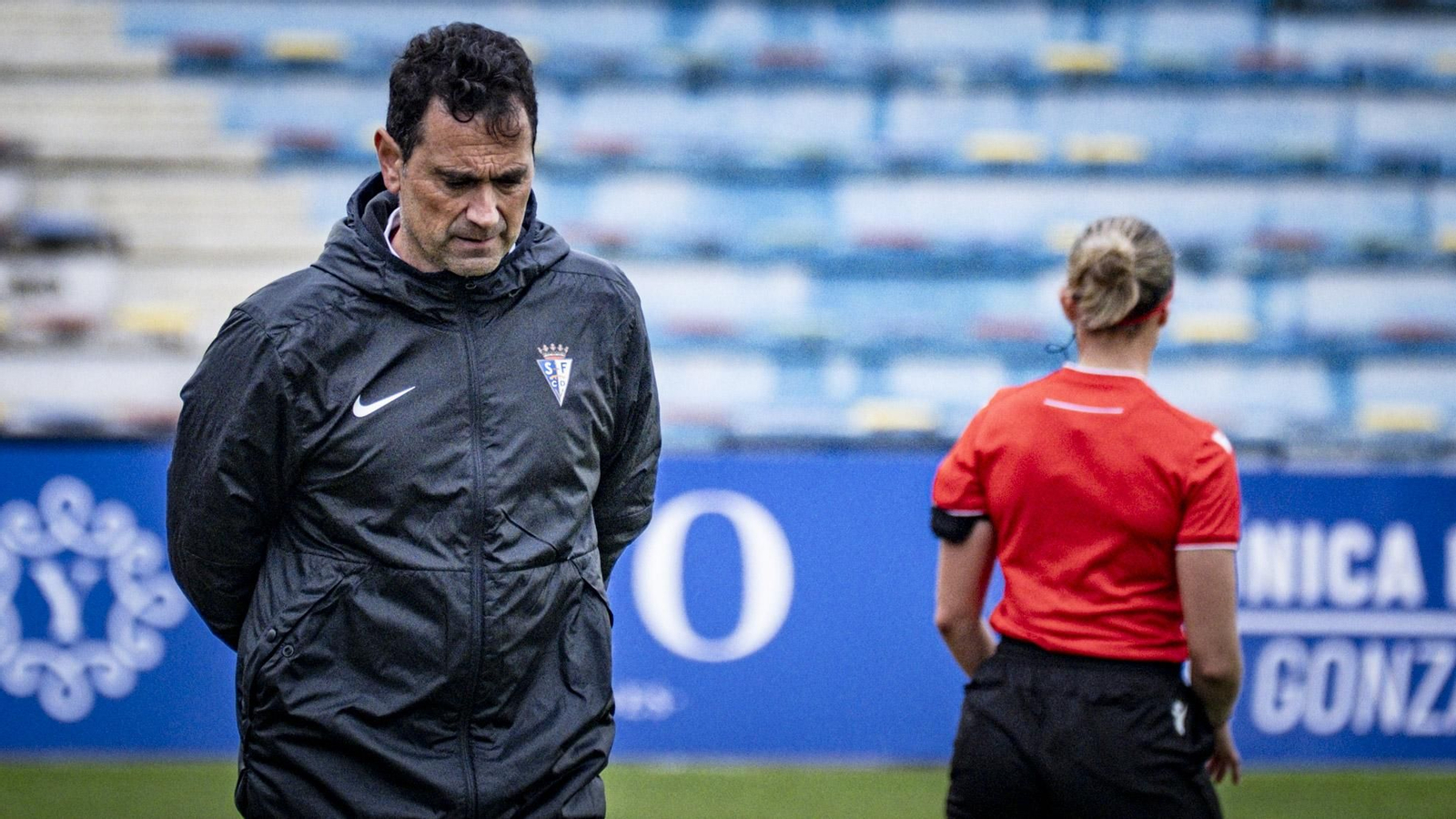 Las imágenes del partido de fútbol entre el San Fernando Club Deportivo y la Balompédica Linense