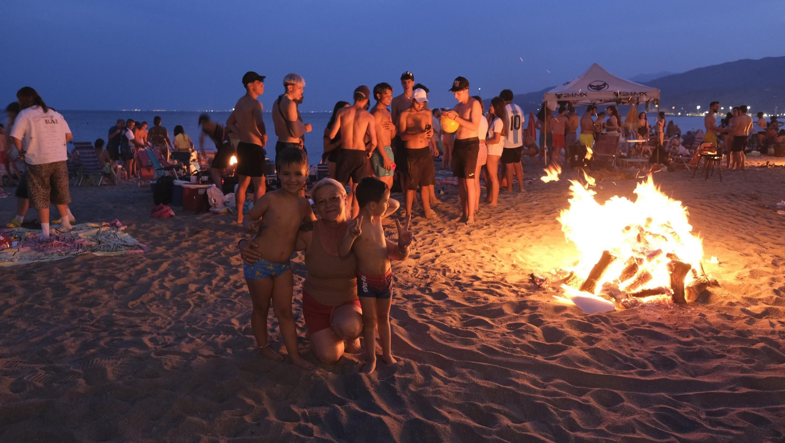 La Noche de San Juan en Almería, en imágenes
