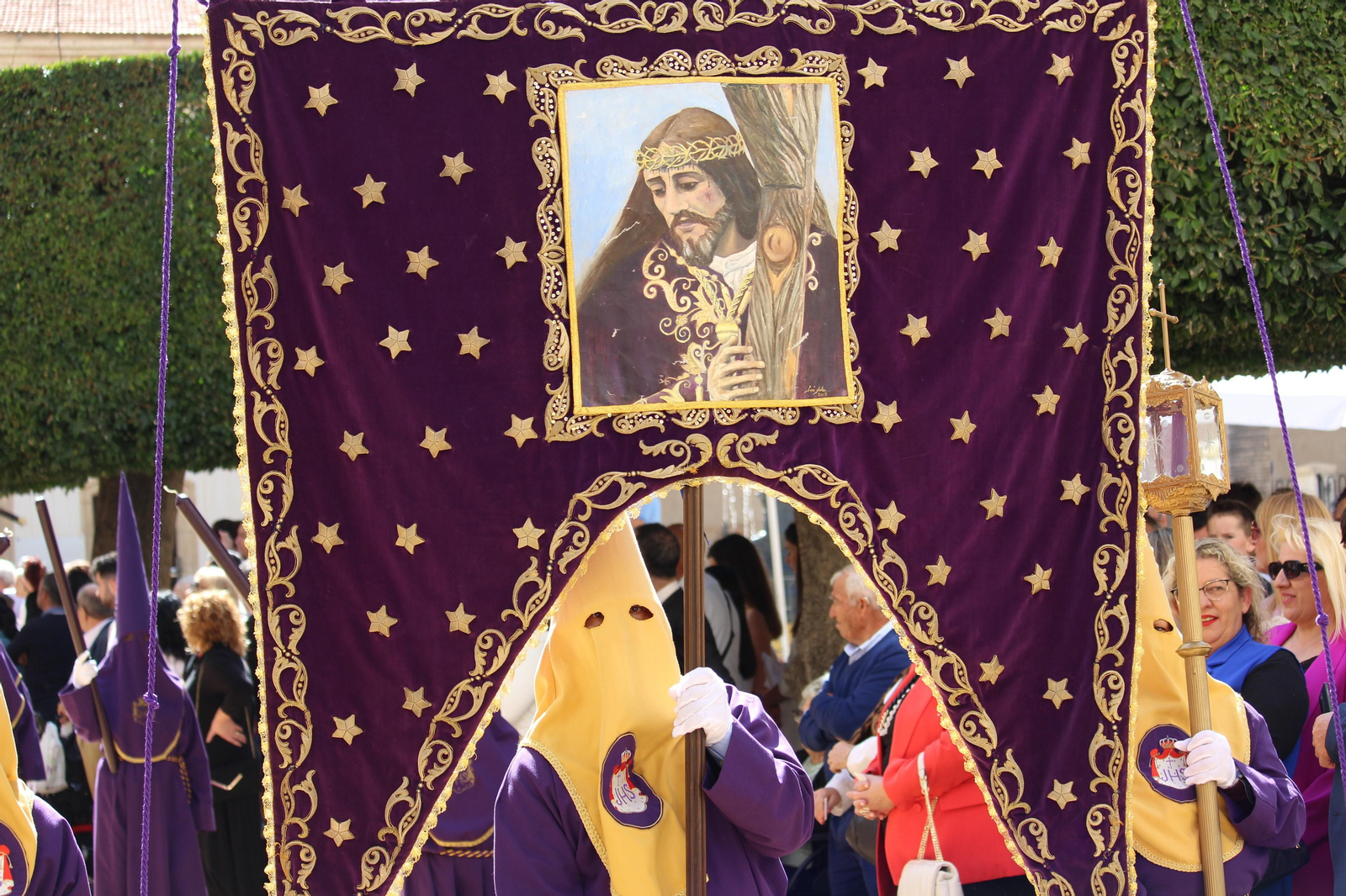 Las imágenes de la Subida de Jesús y la procesión del Viernes Santo por la mañana en Vera