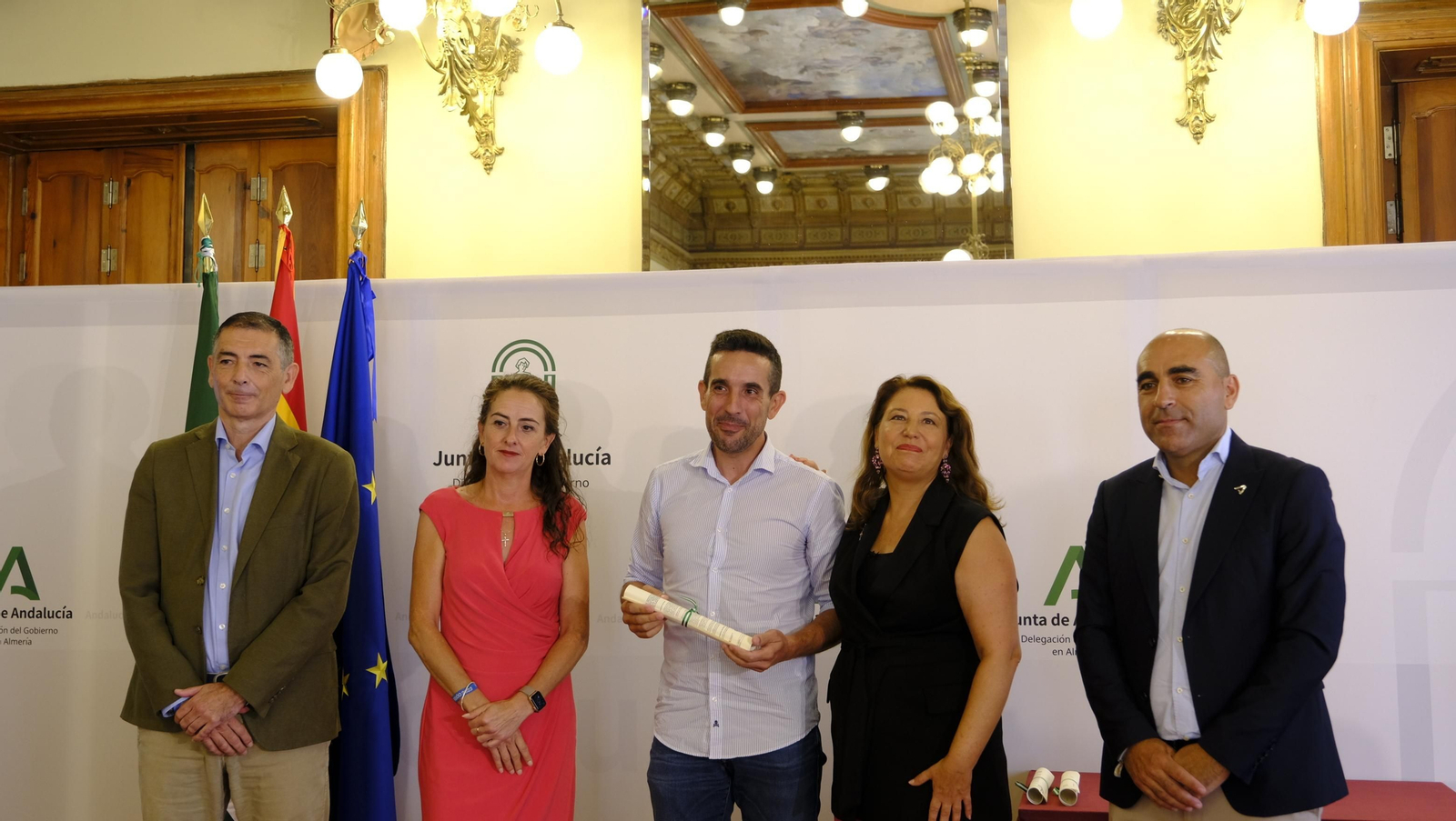 Imágenes de la entrega de ayudas de la Junta de Andalucía a diversos pueblos de Almería