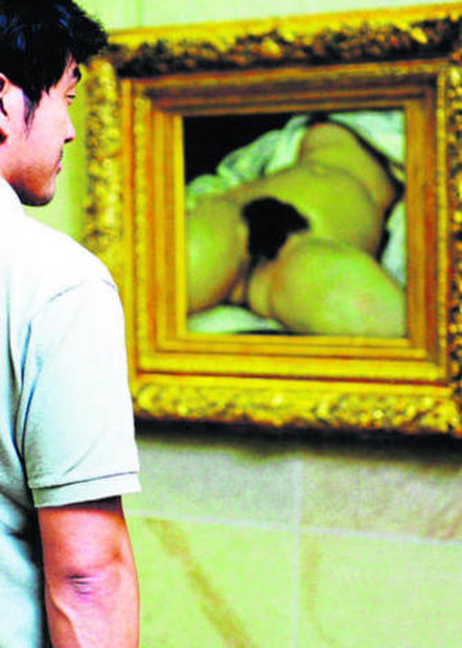 El protagonista de 'Noche y día' ante 'El origen del mundo' de Courbet.