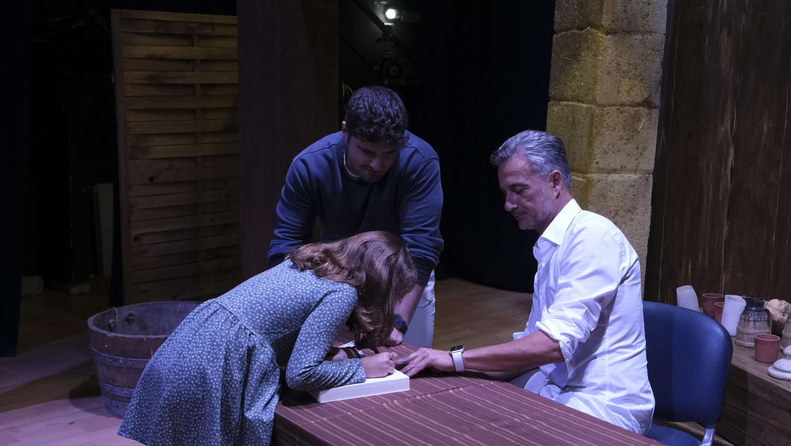 Imágenes de El Diario de los Libros, con Amós Milton