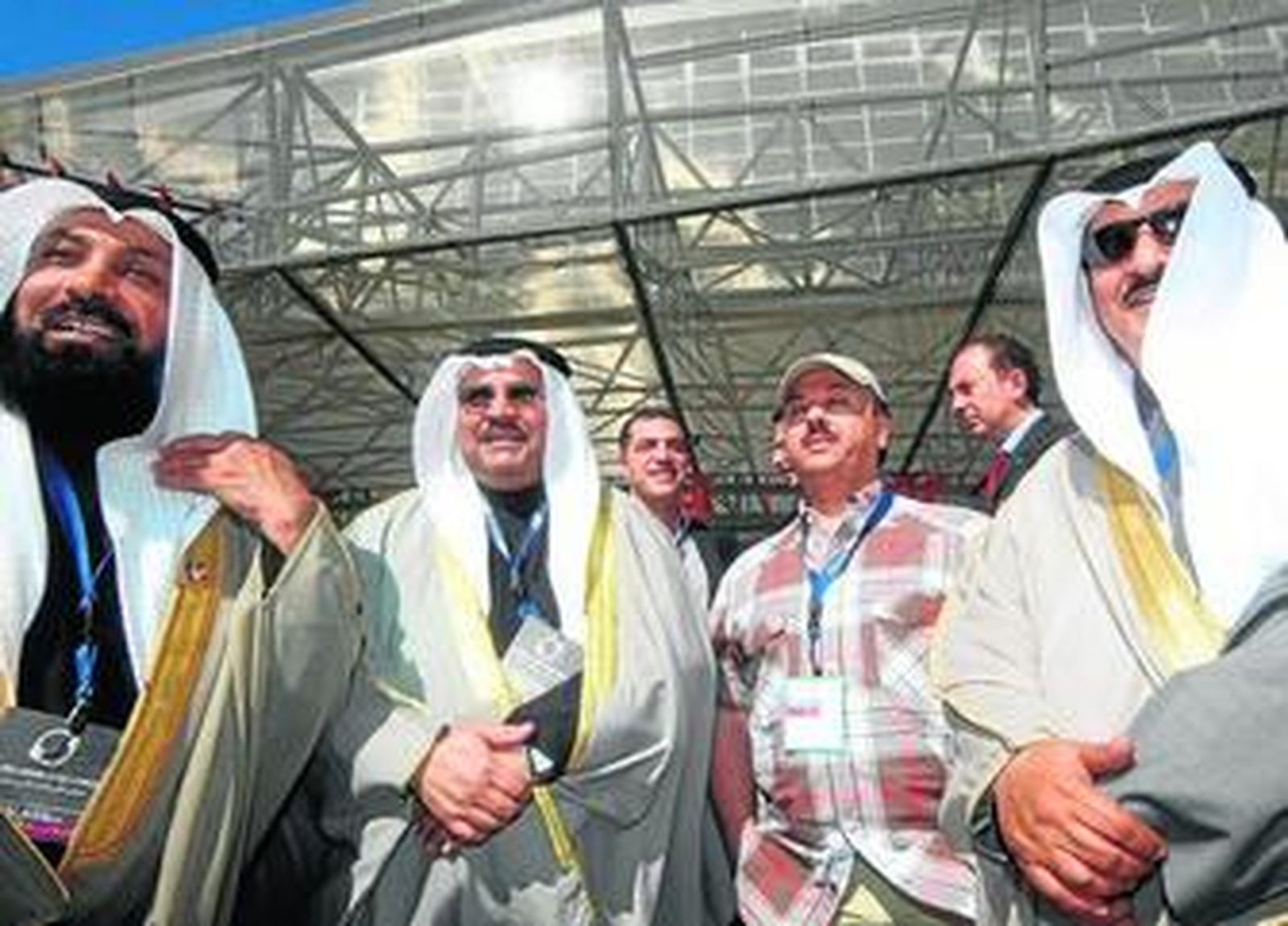 Participantes en el II Foro de Ciudades Euro-Árabes, ayer, en el Palacio de Ferias de Málaga.