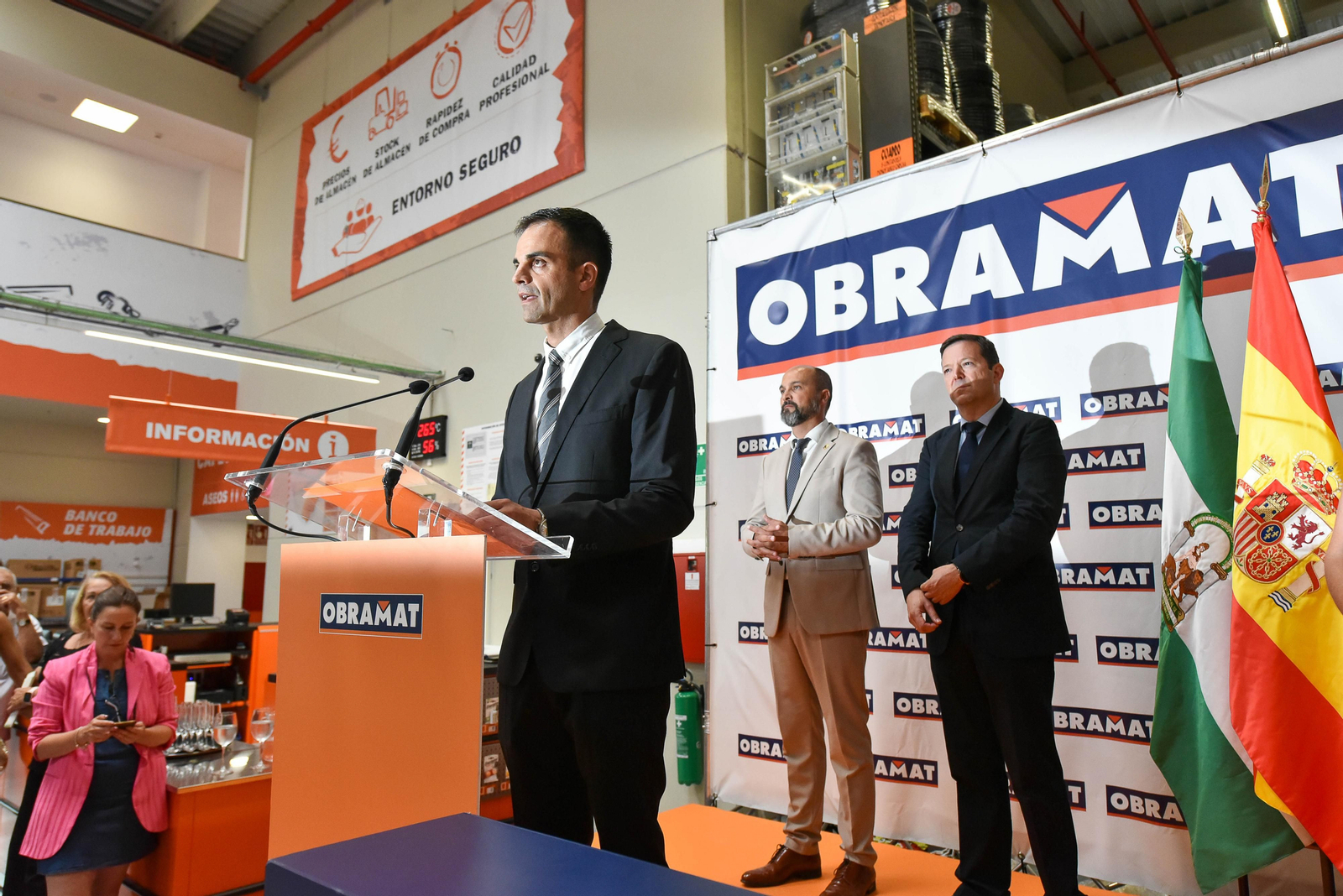 Las fotos de la inauguración de Obramat en Palmones