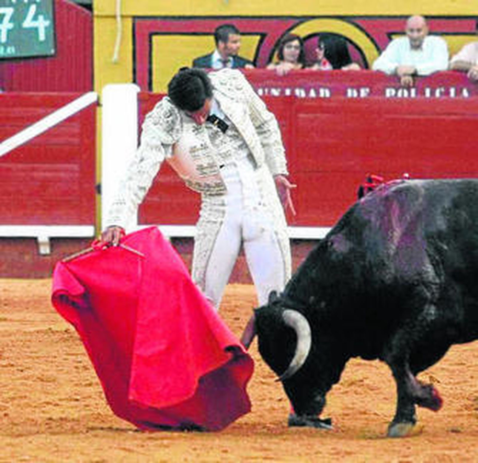 Barberán toreando en la pasada Feria de Algeciras.