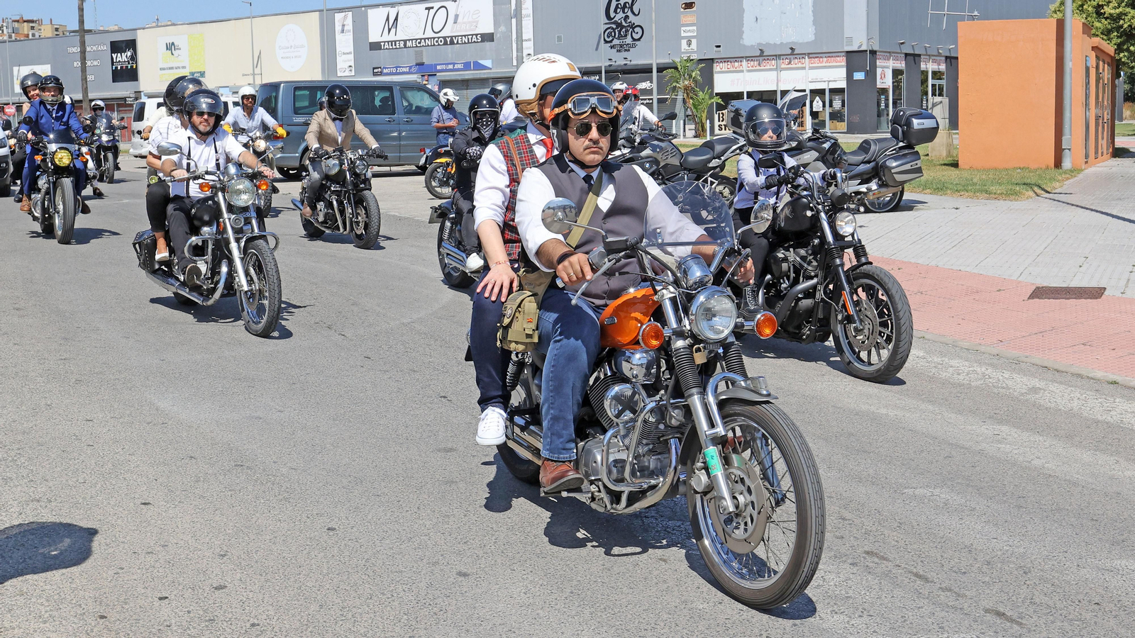Búscate en el evento motero solidario "The Distinguished Gentleman´s Ride" en Jerez