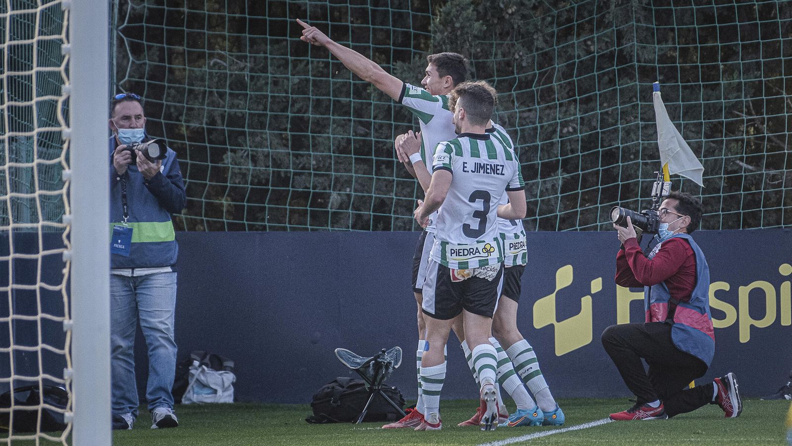 Las imágenes del triunfo del Córdoba CF ante el Cádiz B