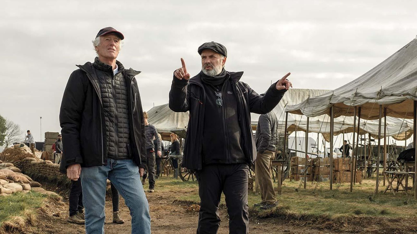 Roger Deakins y Sam Mendes en una imagen del rodaje de '1917'.
