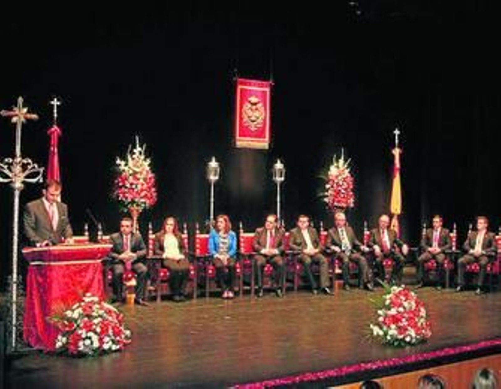 Un momento del pregón de la Santa Cruz de la calle Sevilla.