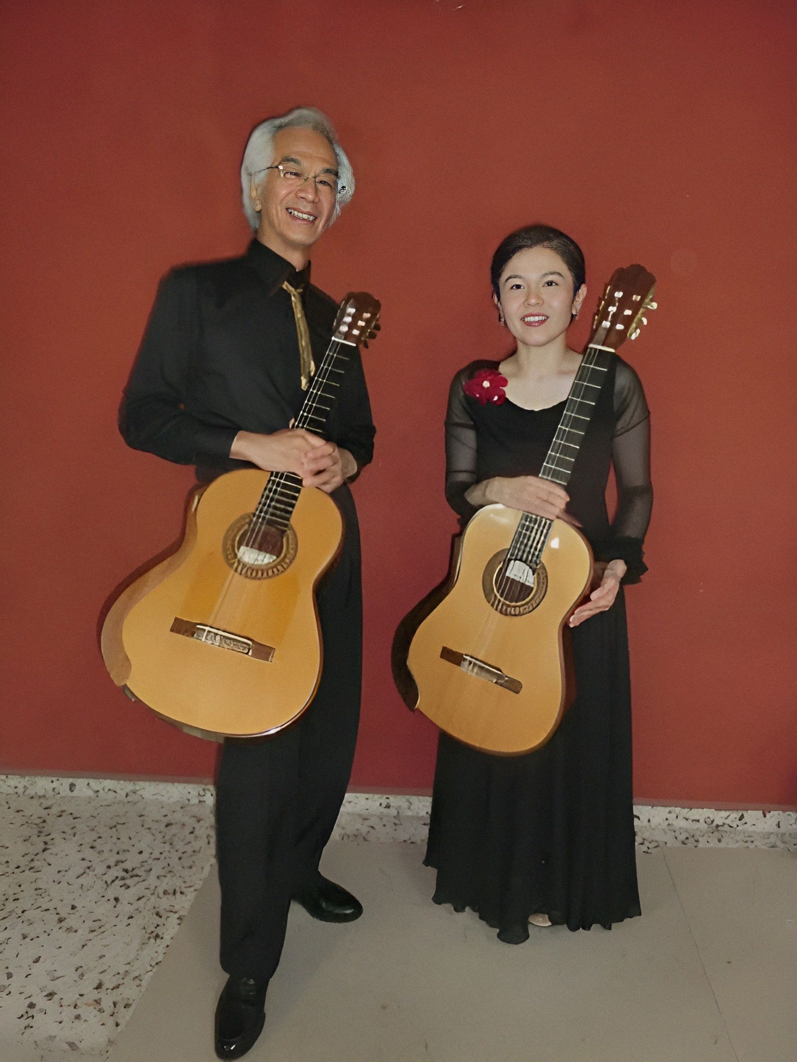 Jiro Yoshikawa junto a Hisako Noguchi.