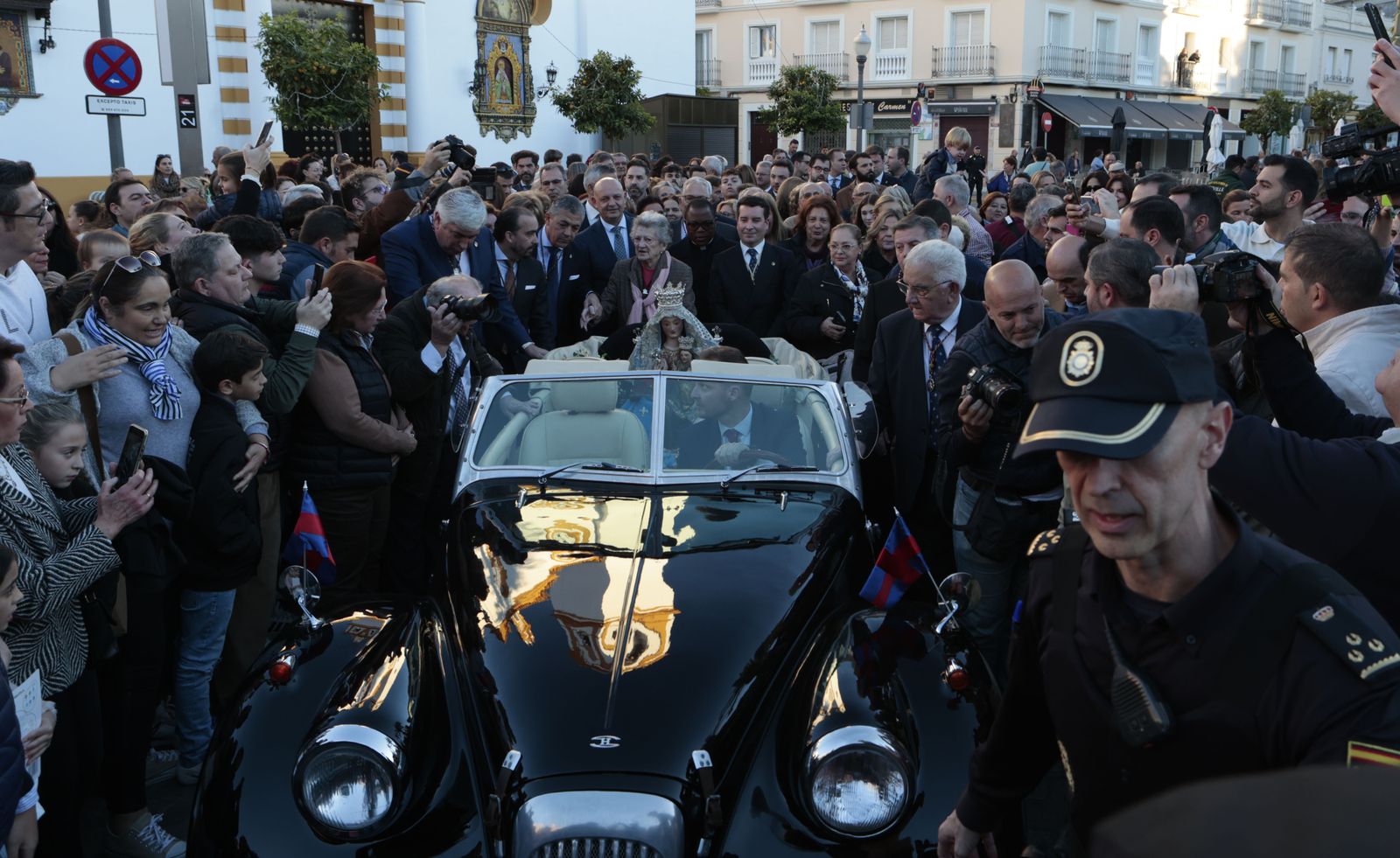 Las imágenes del traslado de la Virgen de Valme a la Catedral