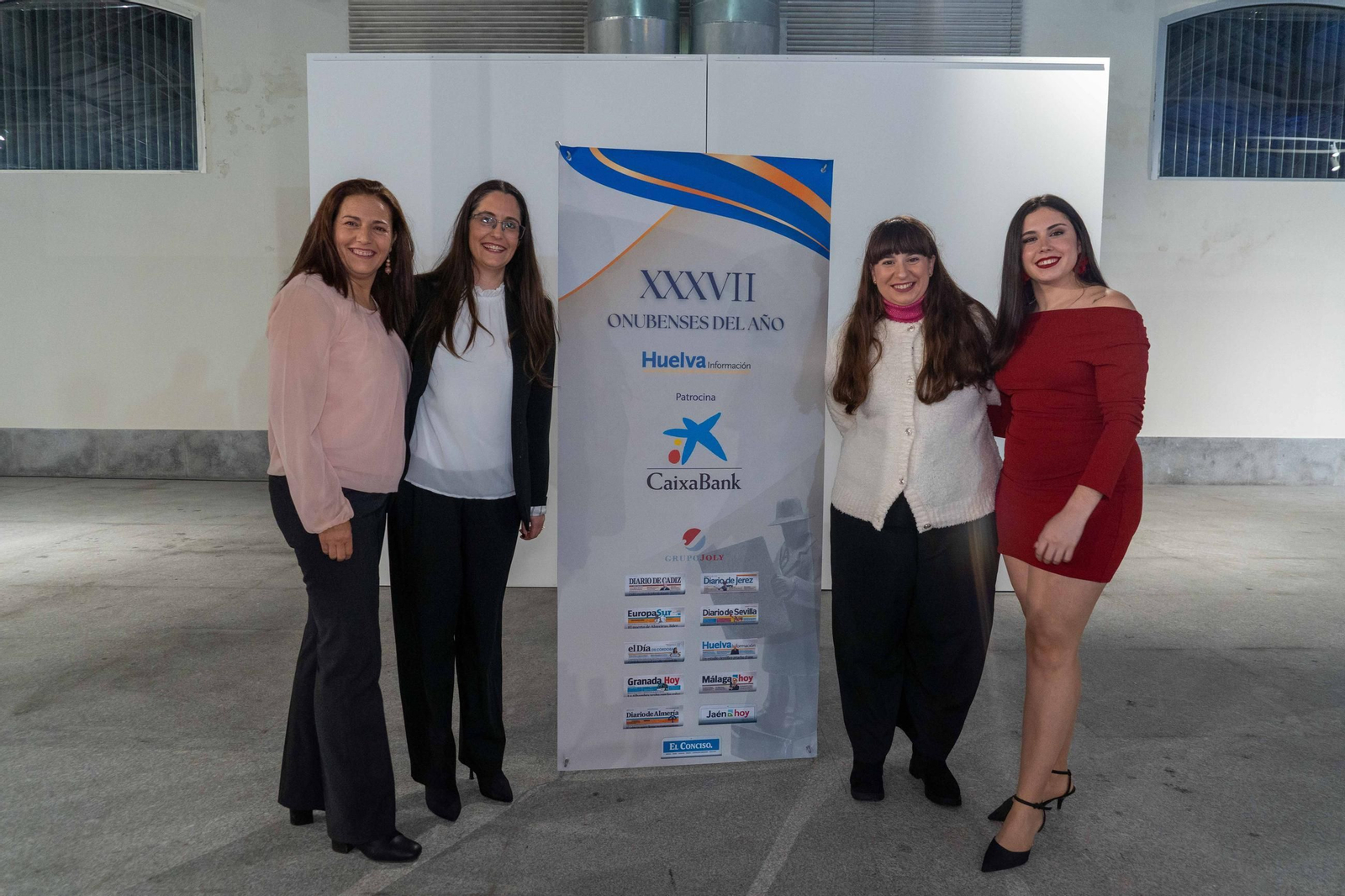 Imágenes de los invitados a la gala de los  37 premios Onubenses del Año