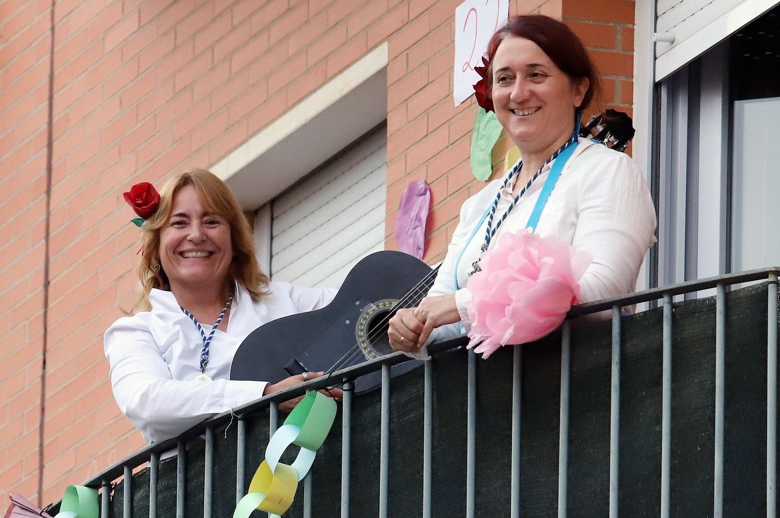 Imágenes de los aplausos de la calle Fenicios