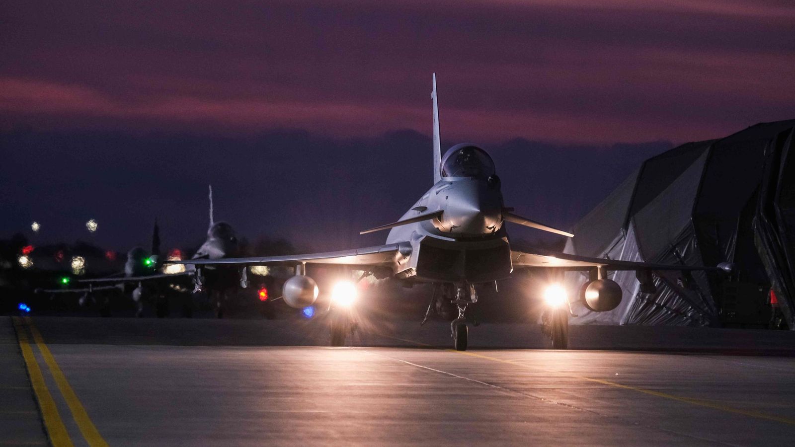 Los eurofighters españoles, en pista.