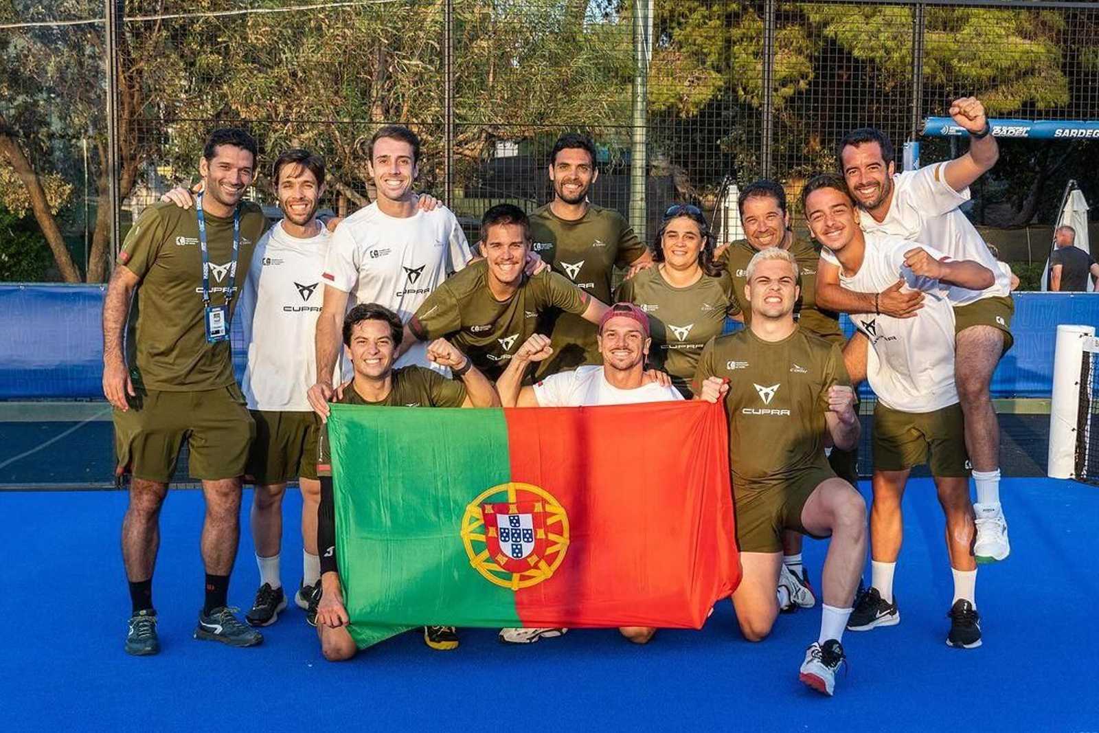 Antonio Luque, junto al resto de la expedición portuguesa.
