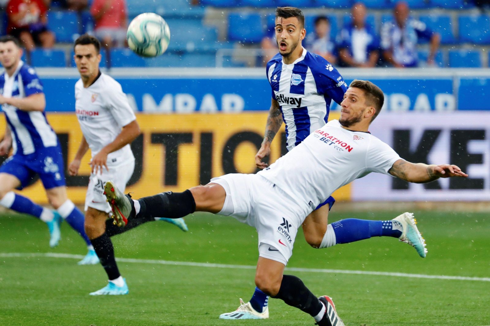 El Alavéz-Sevilla, en imágenes