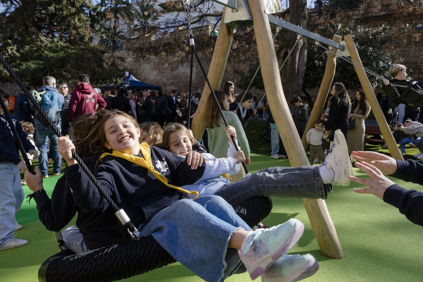 Las imágenes de la inauguración del nuevo espacio infantil en el foso del Pelícano