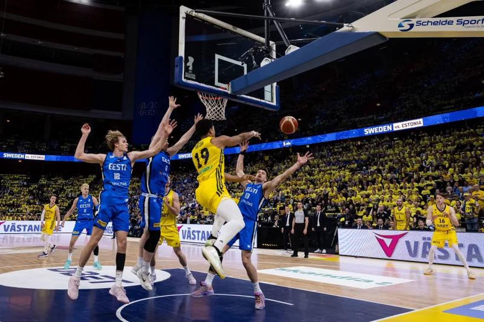 El Unicaja mira a sus cedidos: Melwin Pantzar, 16 puntos con Suecia