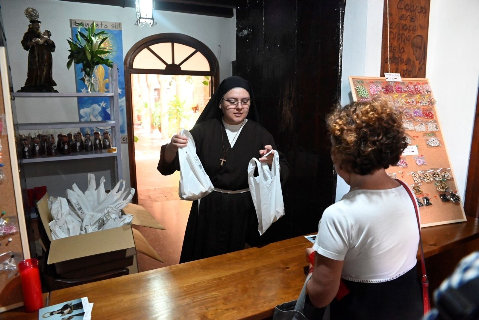 Las mejores imágenes de la celebración del pan bendito de San Antonio de Córdoba