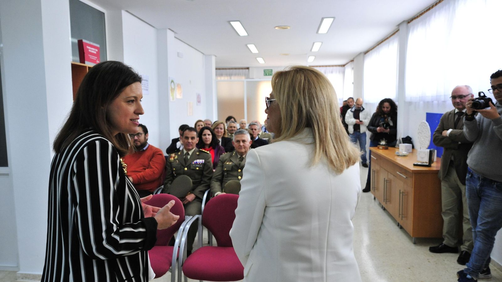 La alcaldesa, Patricia Cavada, junto a la presidenta de Afa Vitae, Mari Pepa Rodríguez Castañeda. La alcaldesa, Patricia Cavada, junto a la presidenta de Afa Vitae, Mari Pepa Rodríguez Castañeda.