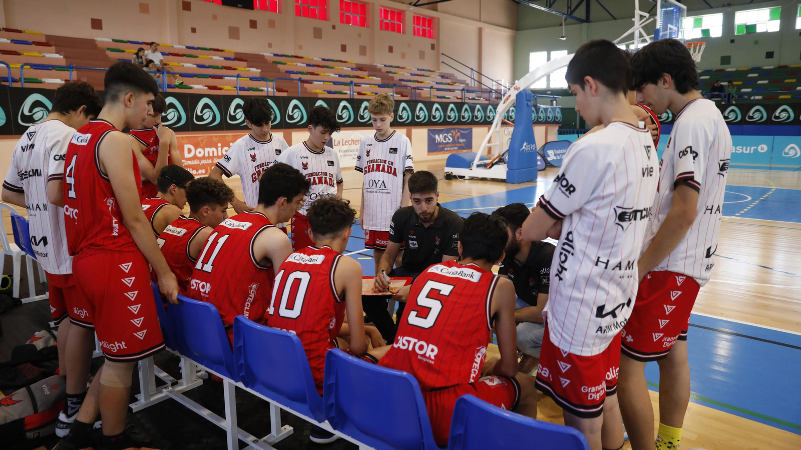 Las fotos de las semifinales del Cadeba infantil masculino de La Línea