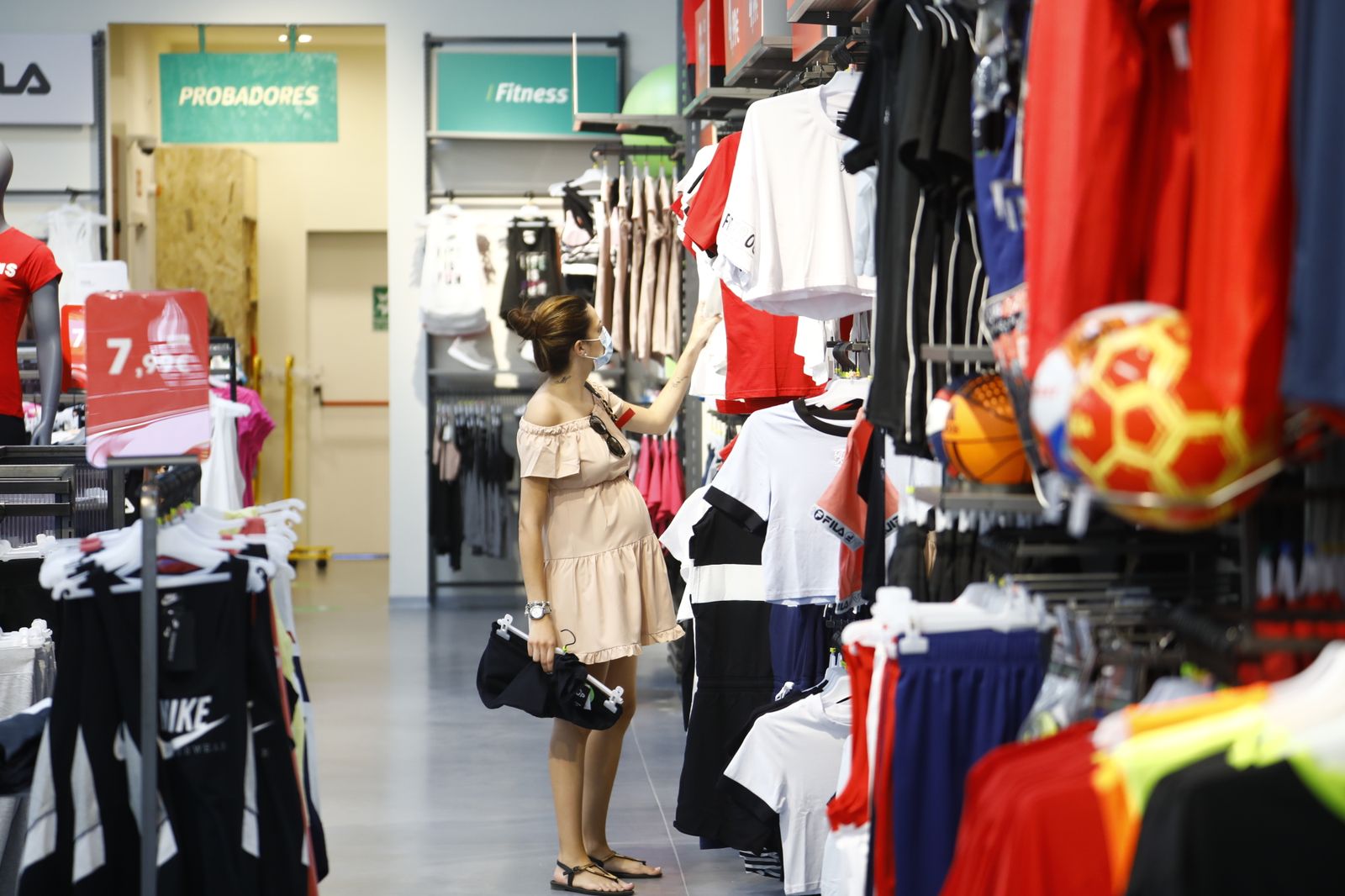 Día de apertura en el parque comercial Los Patios de Azahara de Córdoba, en imágenes