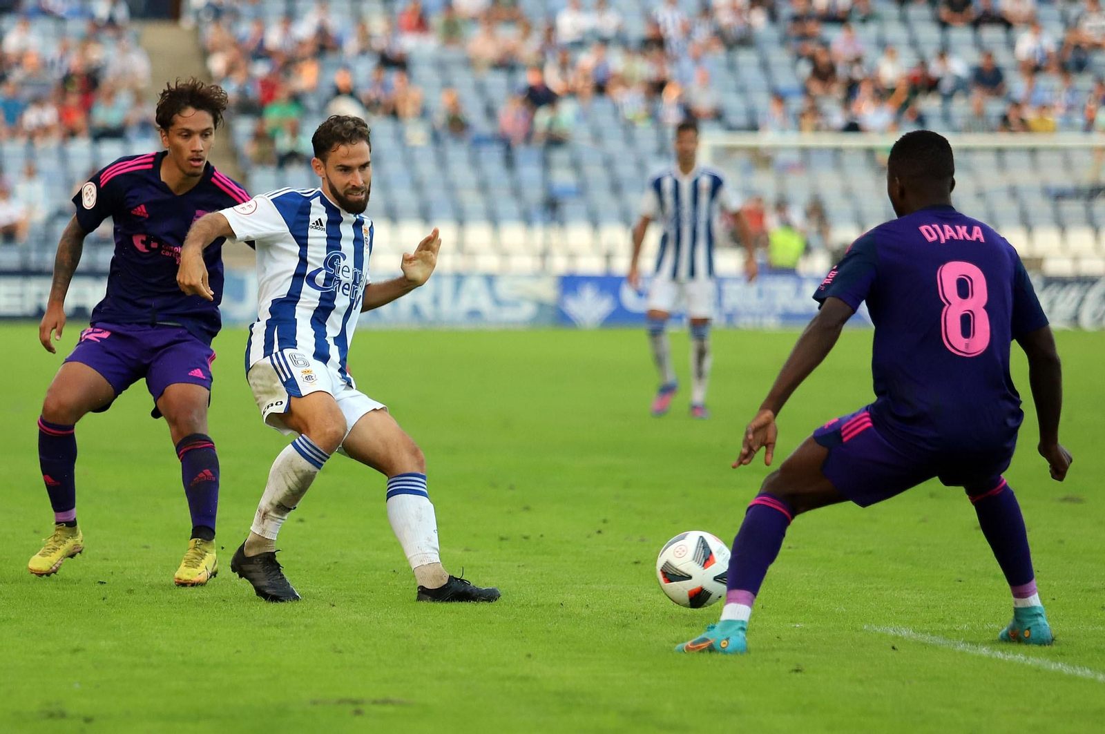 Jordi Ortega, en una jugada frente al Cartagena B el pasado domingo.