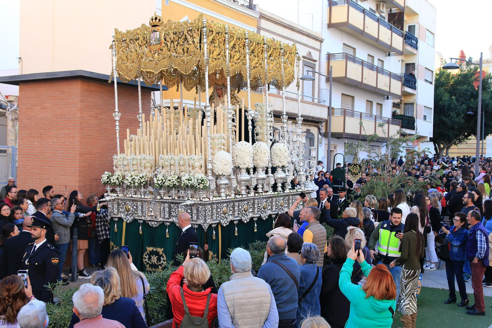 La procesión de la Macarena, en imágenes