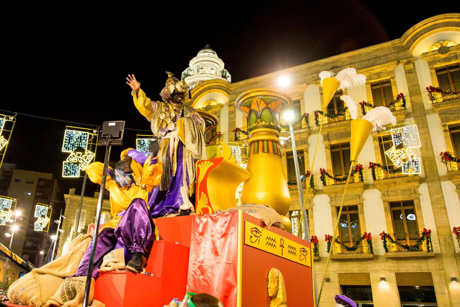 La carroza del rey Baltasar en la cabalgata de Almería años atrás