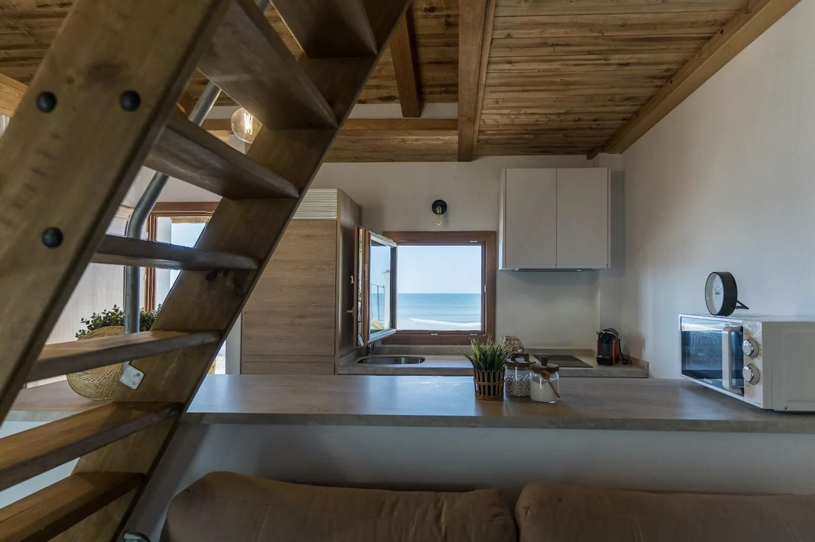 Alójate frente al mar en una auténtica choza de pescadores de Doñana