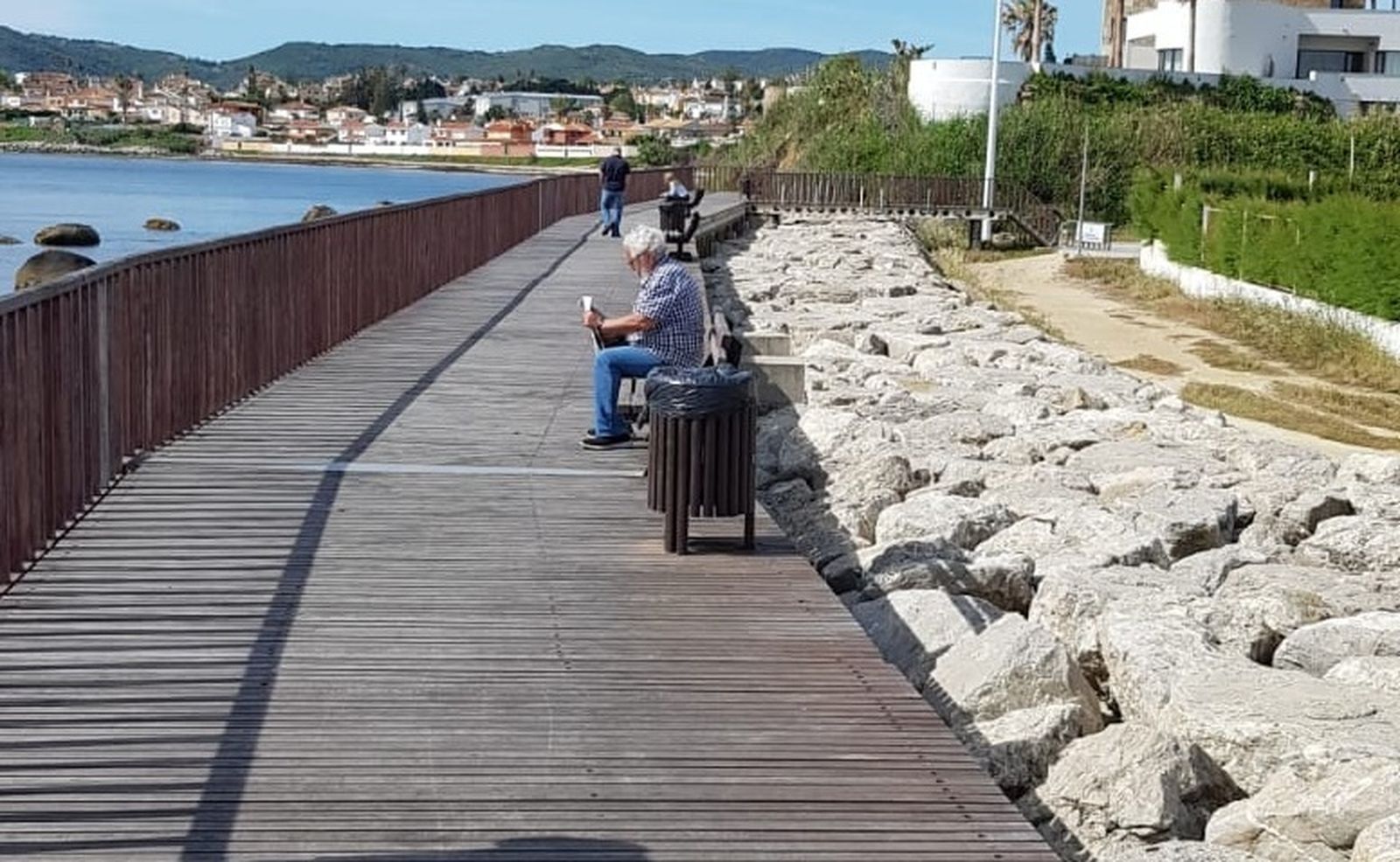 La pasarela de la dársena del Saladillo, ya reparada