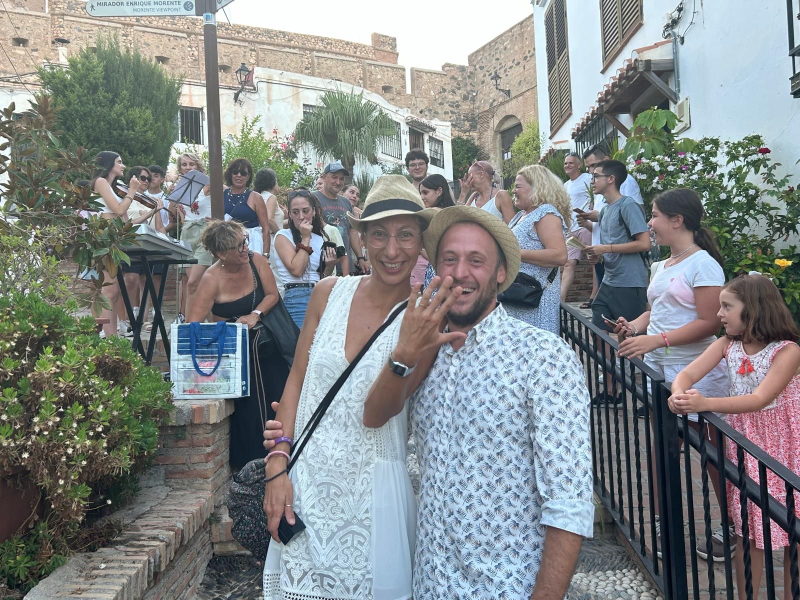 La paraje tras darse el sí quiero en Salobreña